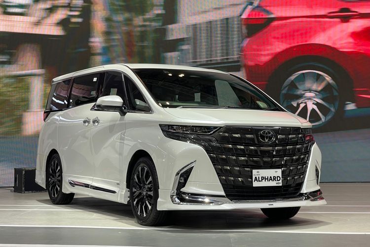 Cilacap Workshop: Mastering Automotive with Technology and Patience